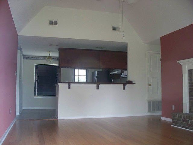 2nd image of 1306 Deana Rd