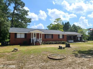 320 Barnes Loop Rd, Elizabethtown, NC 28337