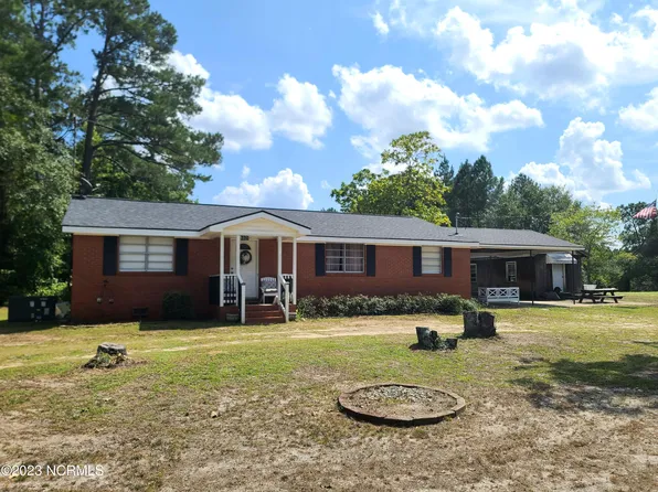 320 Barnes Loop Road, Elizabethtown, NC 28337