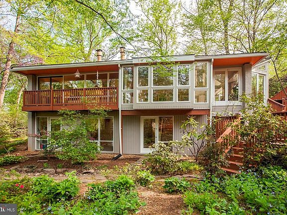 3rd image of 9413 Holbrook Ln