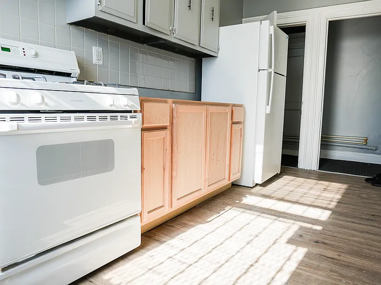 1033 W Lanvale St #3 — Photo 6