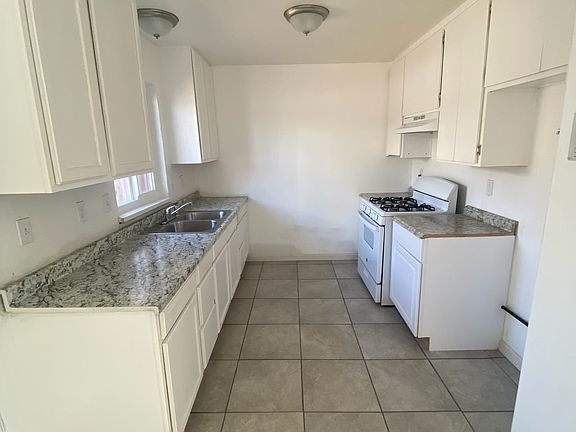 2nd image of 1113 Roselawn Ave APT A