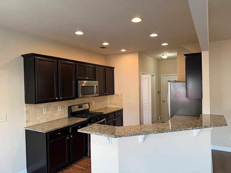 4925 Ducote Trl — Photo 32