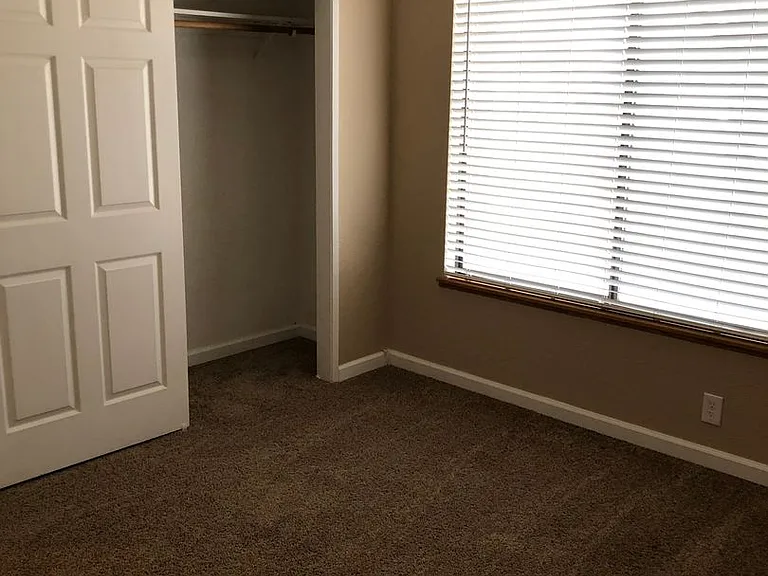 1100 Carolyn St — Photo 11