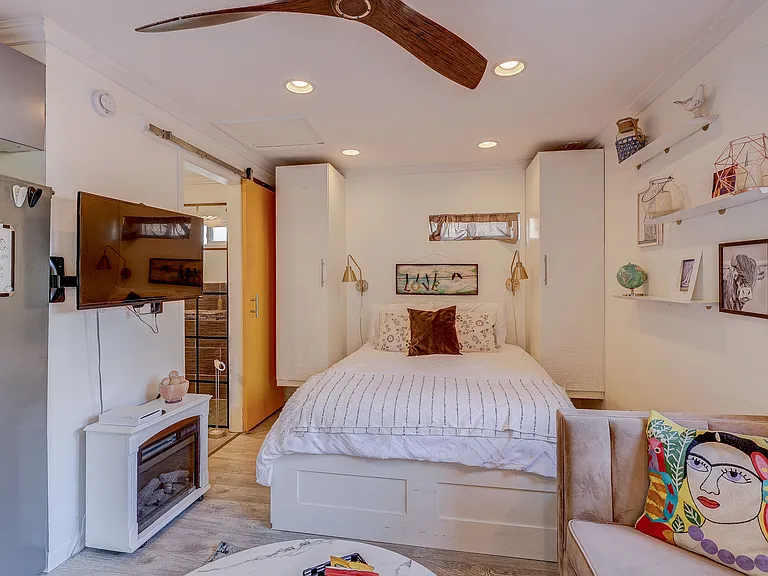 1219 S Corona St — Photo 5