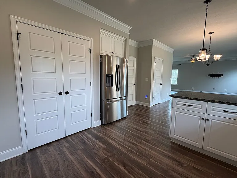 1008 Swan Ct — Photo 35