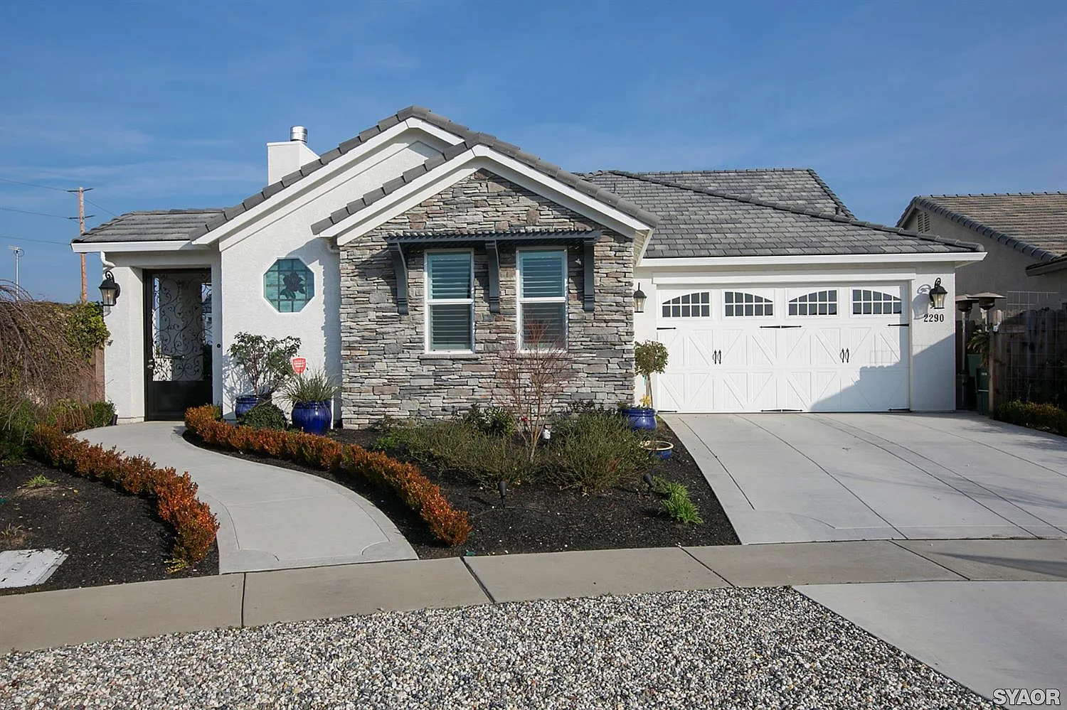 2290 Birmington Dr photo 1