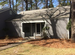 3130 Country Club Rd, Trent Woods, NC 28562