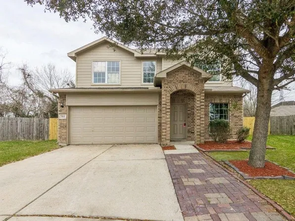 914 Whispering Winds Ct, Baytown, TX 77521