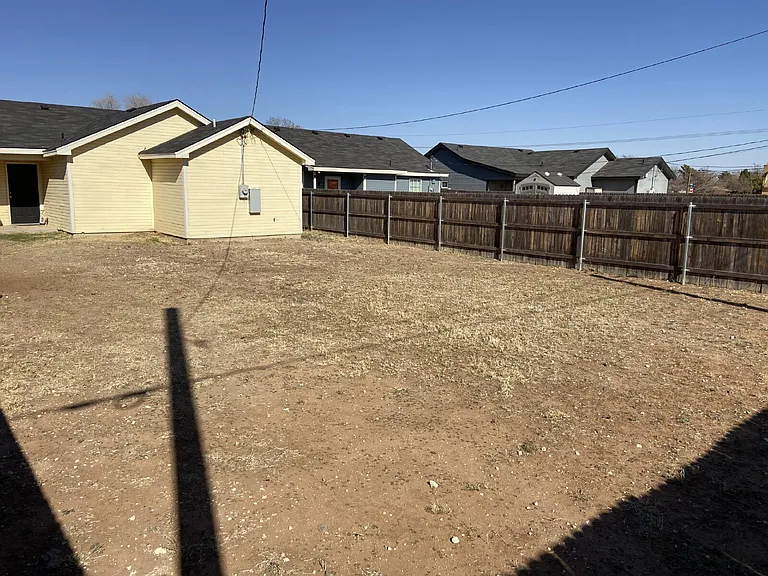 2709 Cornell St — Photo 14