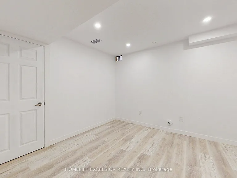 103 Cardinal St — Photo 12