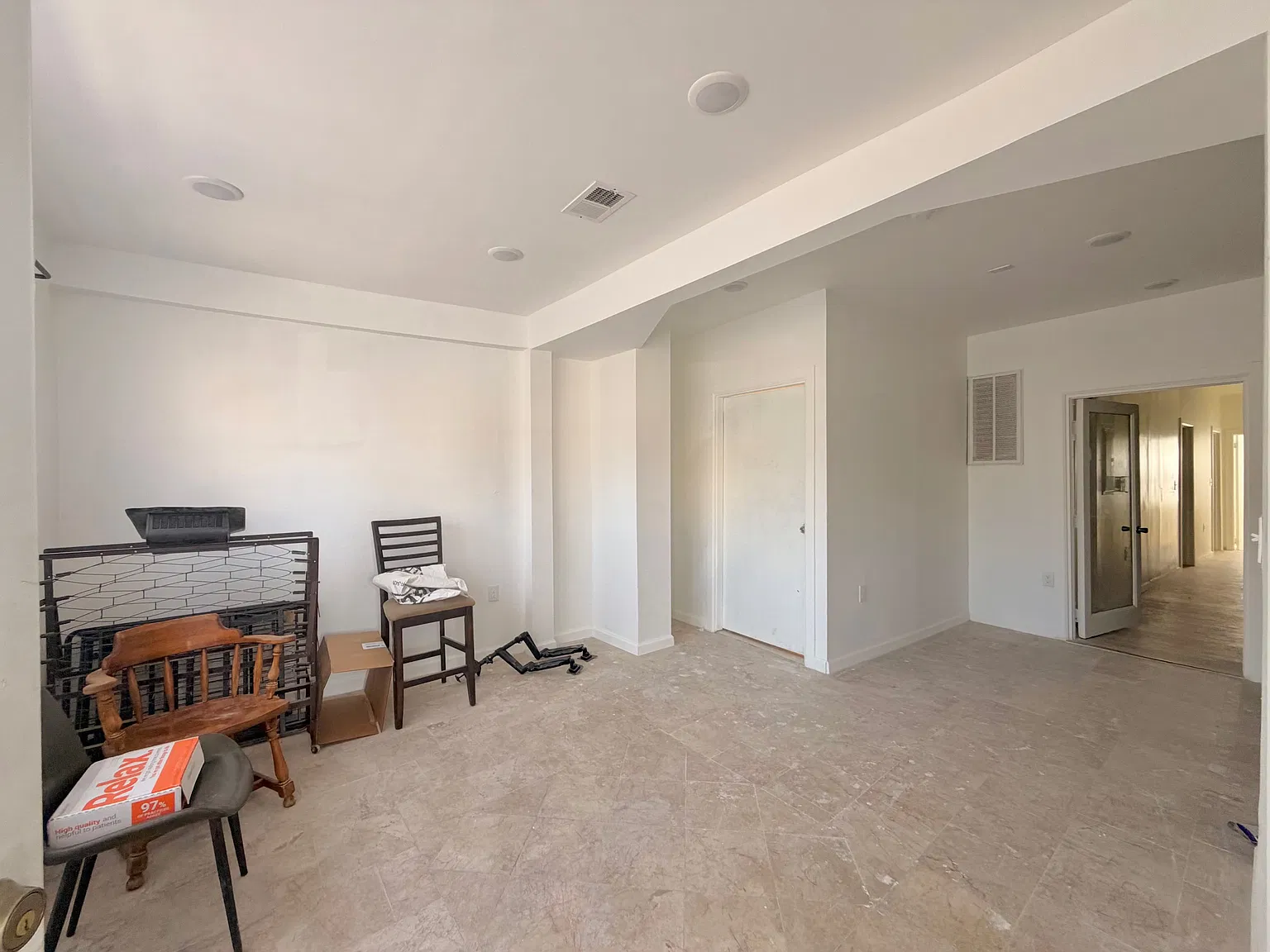 5 bed, $1,000 — Photo 3