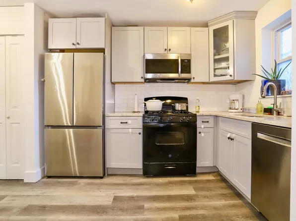 620 37th Street image 2 of 38