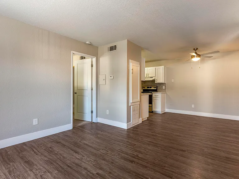 Portofino Apartments — Photo 15