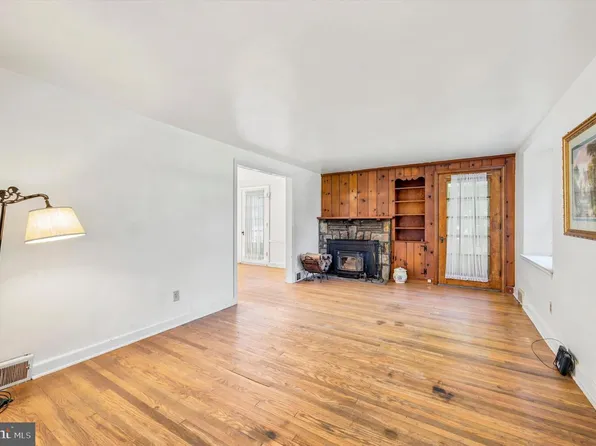 724 Johns Ln, Ambler, PA 19002