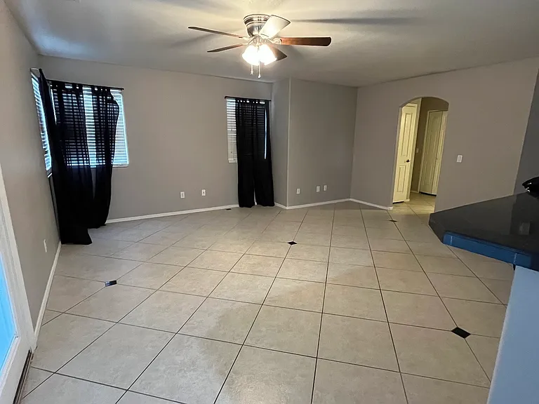 9014 W Port Au Prince Ln — Photo 11