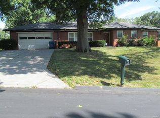 7 Cardigan Dr, Saint Louis, MO