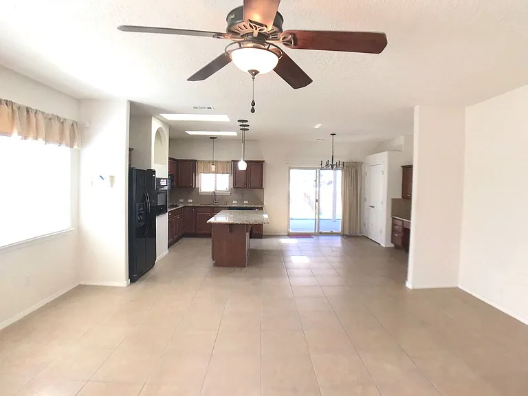 815 Desert Marigold Ct — Photo 2