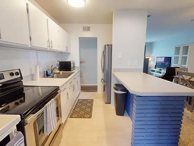 328 Slayton Ave — Photo 29