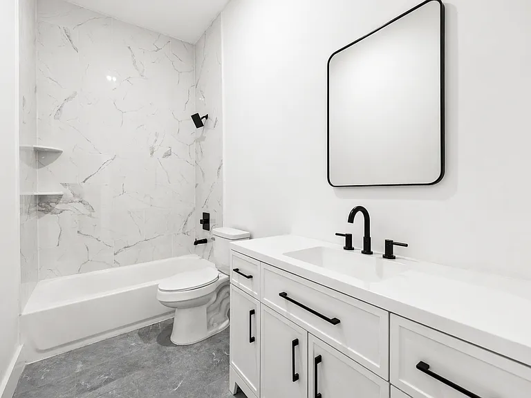 1595 Court Ave #101 — Photo 12