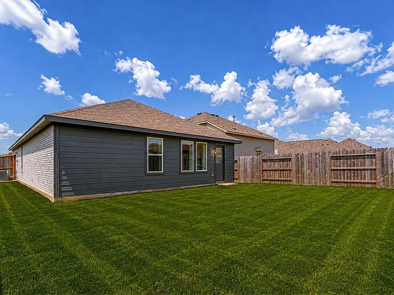 1631 Country View Dr — Photo 22