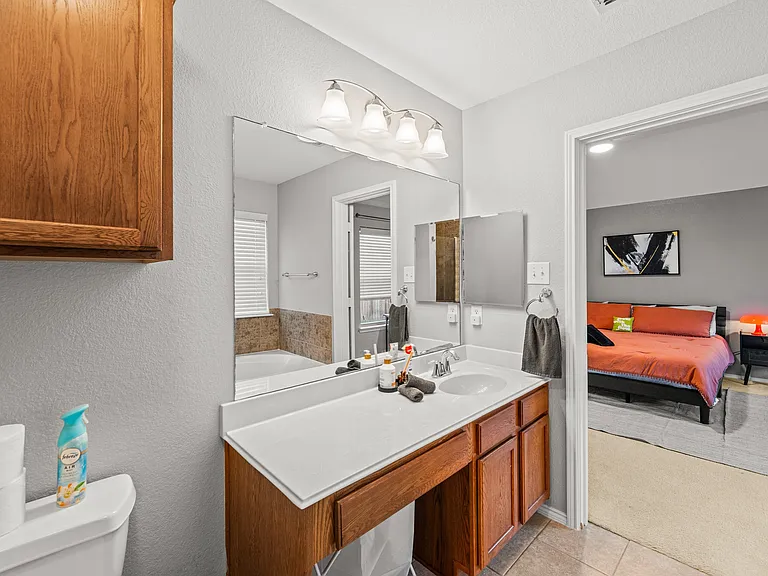 9412 Caliente Dr — Photo 31
