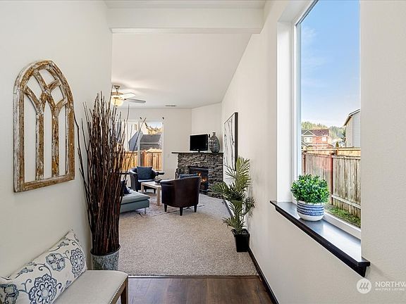 4th image of 922 Boatman Avenue NW