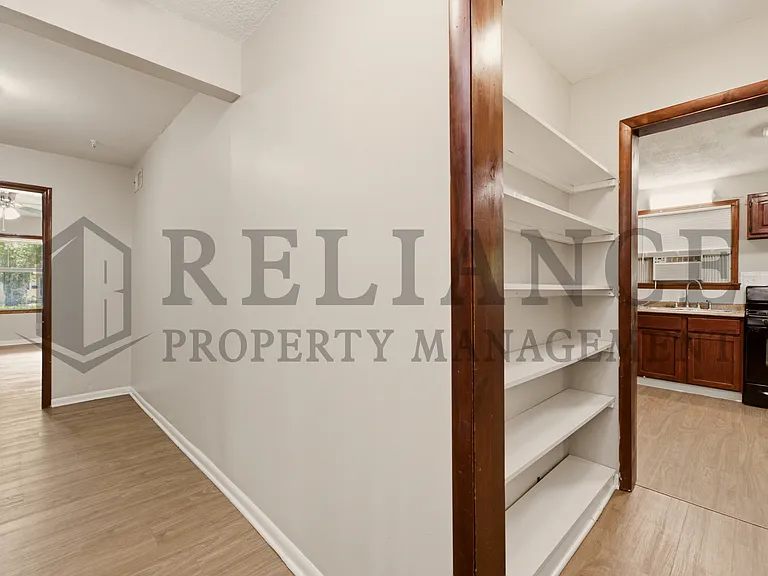 2917 S Walnut St — Photo 24