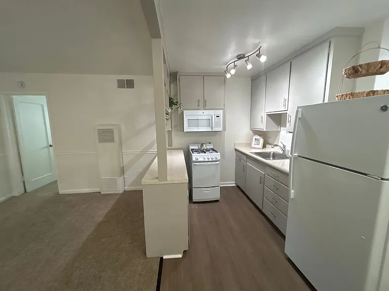 Live Where Downtown Meets Midtown at 1808 N Street — Photo 14