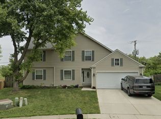 9 Monroe Ct, Streamwood, IL 60107