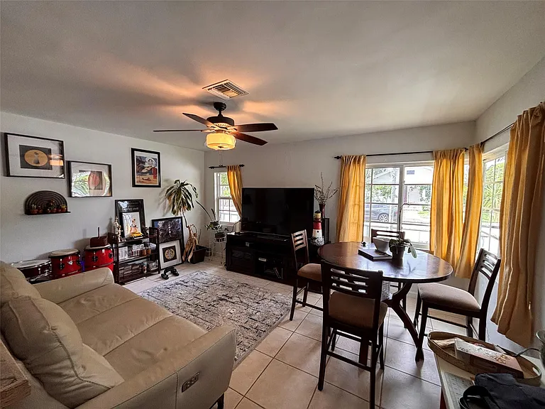 1200 W Las Olas Blvd #1-4 — Photo 2