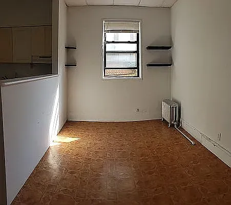 Rented by Lot & Units Realty Inc | media 3