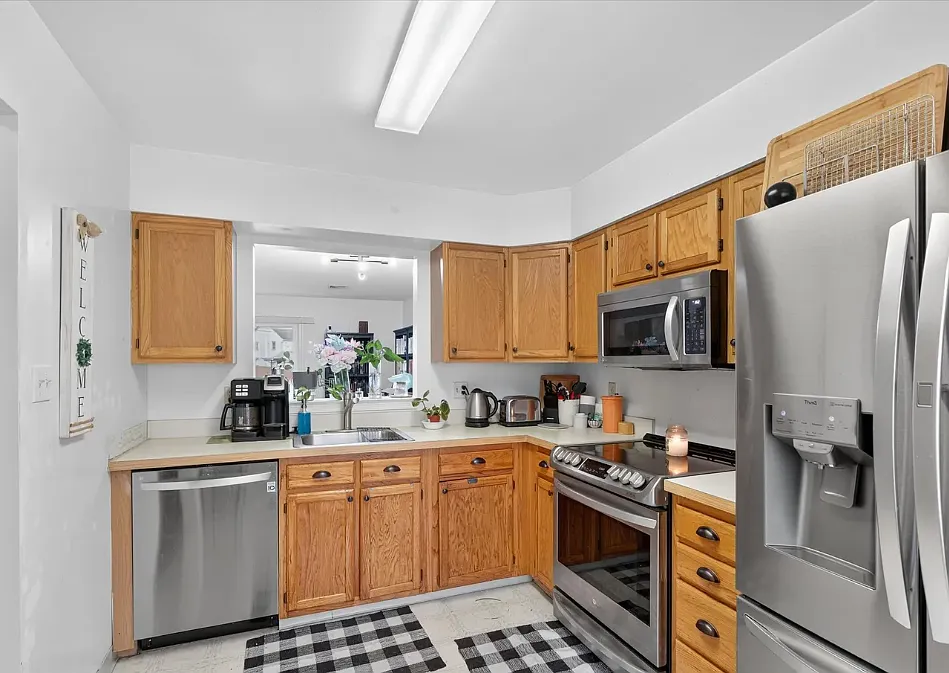 3 bed, 1413 sqft, $900 — Photo 4