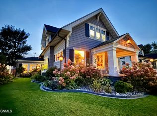 409 3rd Ave E, Williston, ND 58801