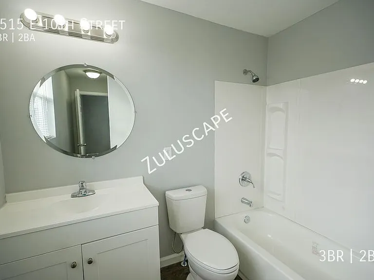 3515 E 10th St — Photo 8