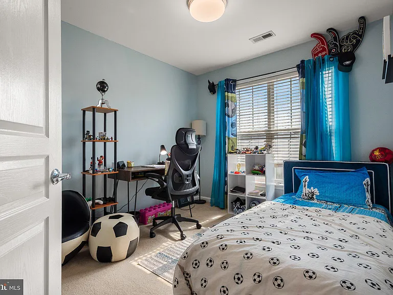 235 Baxter Dr — Photo 23