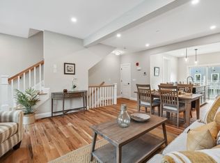 13 Juniper Ln, Portsmouth, NH 03801