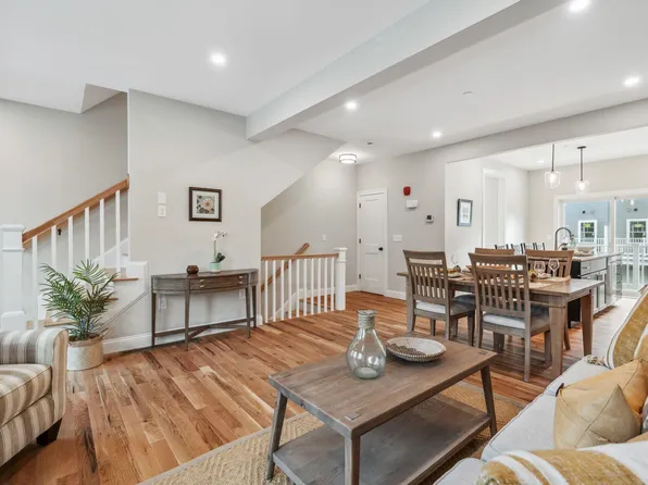 13 Juniper Lane, Portsmouth, NH 03801