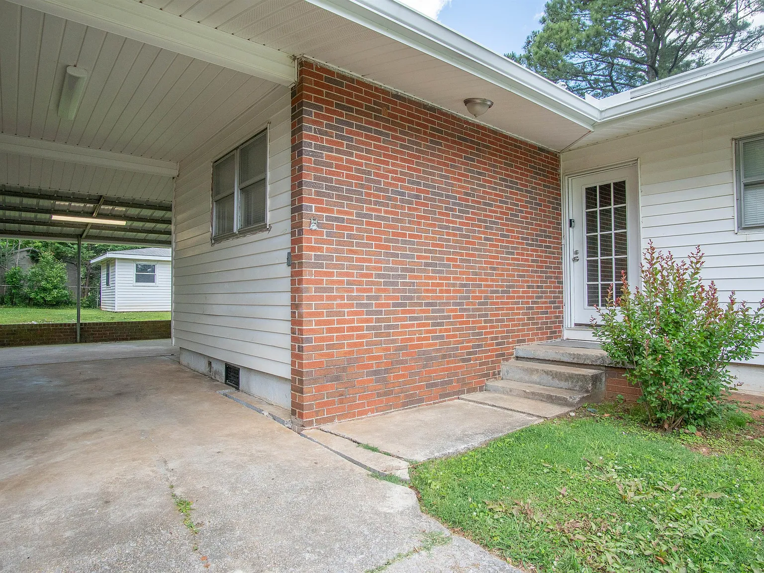 1005 Woodbine Road - 1 — Photo 2