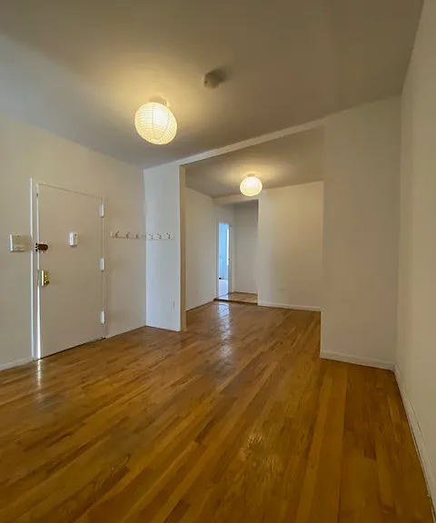161 E 33rd St #4 — Photo 1