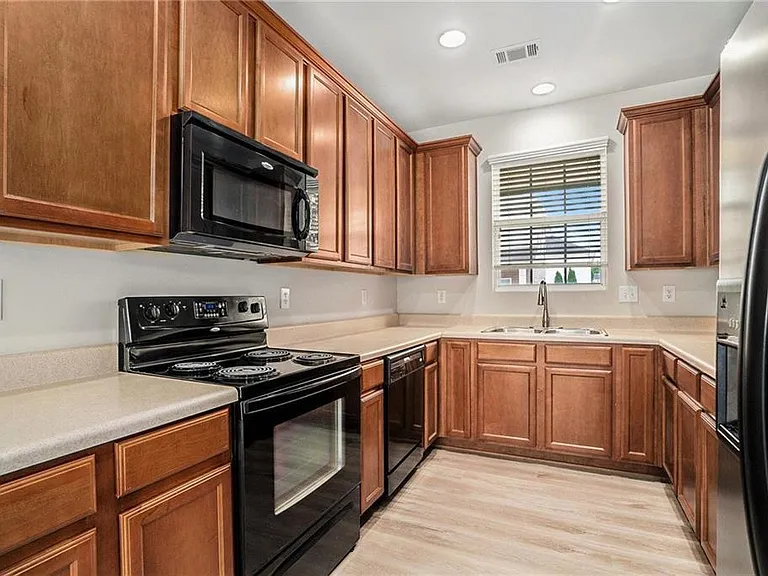 3660 Roseman Lndg — Photo 5