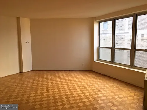 224 W Rittenhouse Sq Photo 1