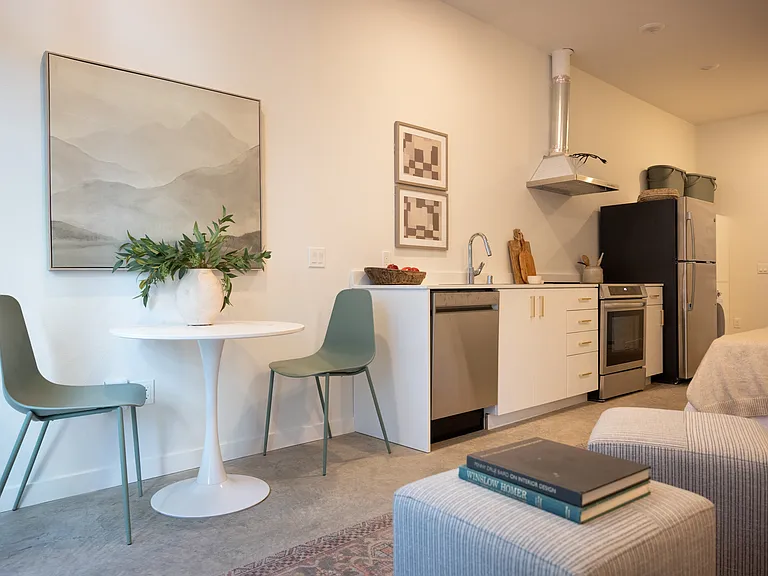 Studio30 Residences — Photo 19