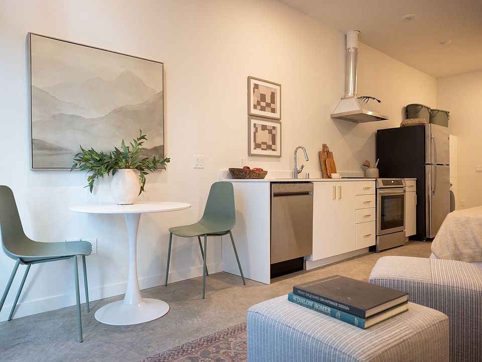 1st image of 500 16th St #1B-1Ba-450Sqft