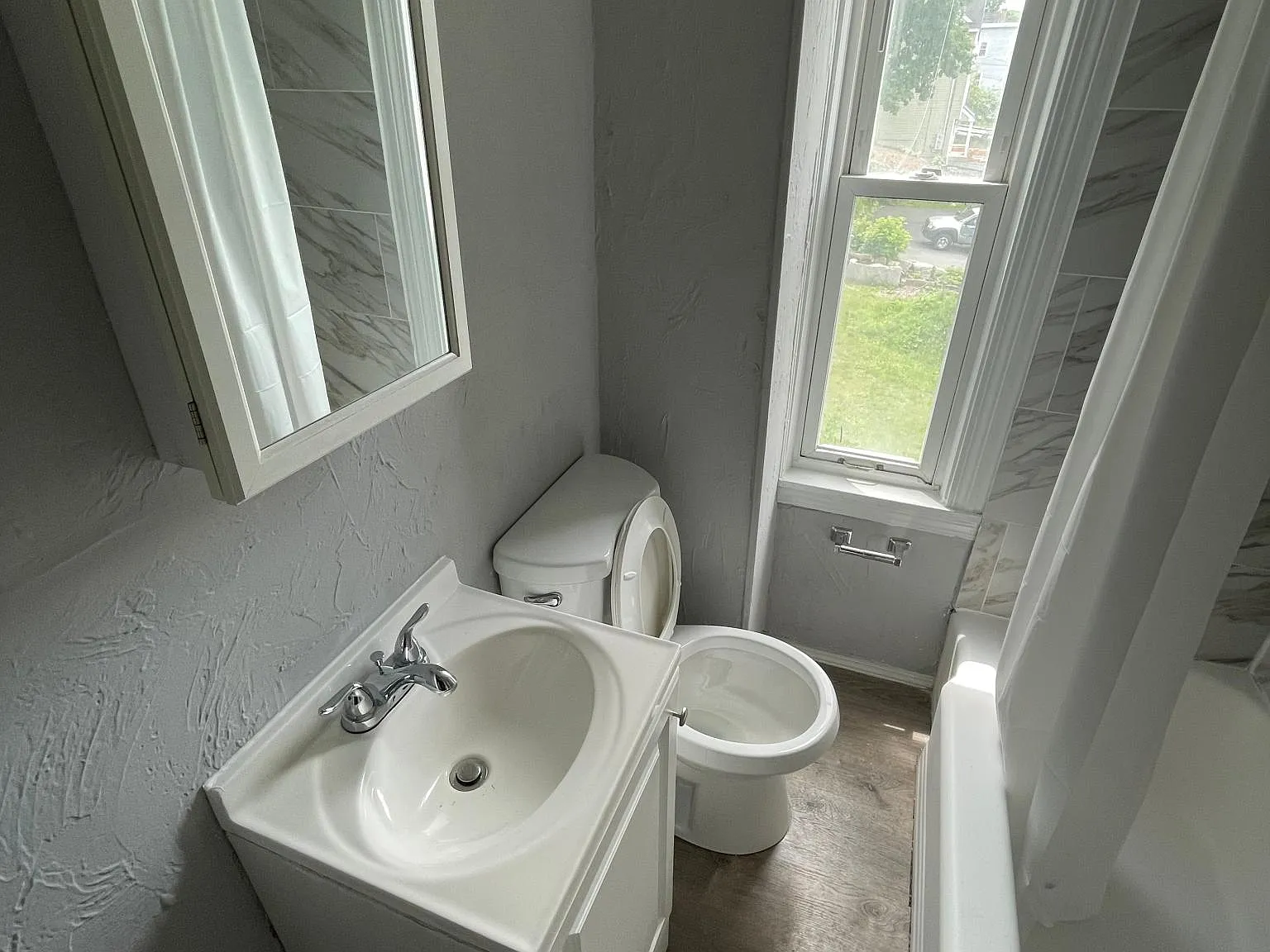 3 bed, $1,600 — Photo 3