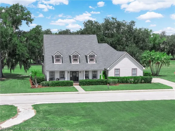 3045 Oaks Bnd, Bowling Green, FL 33834