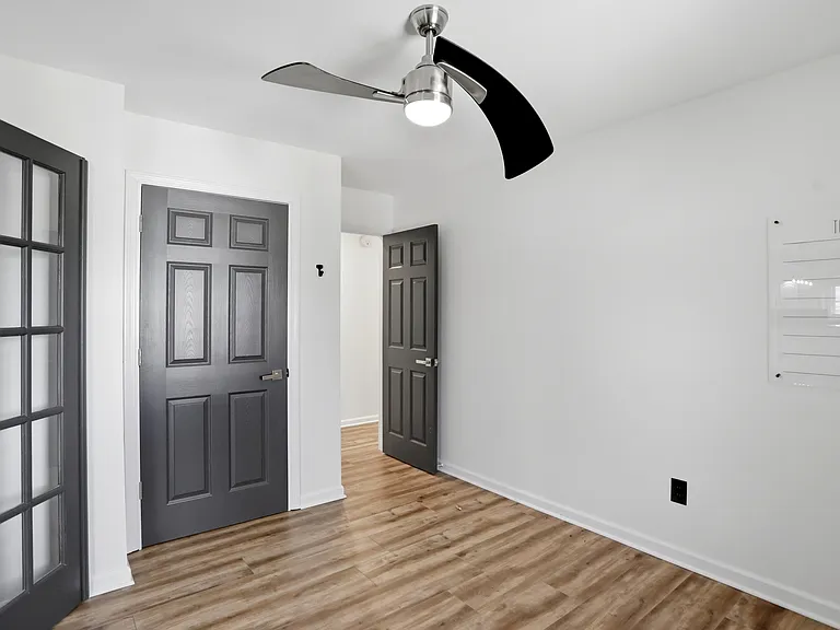 512 Lexington Blvd — Photo 30