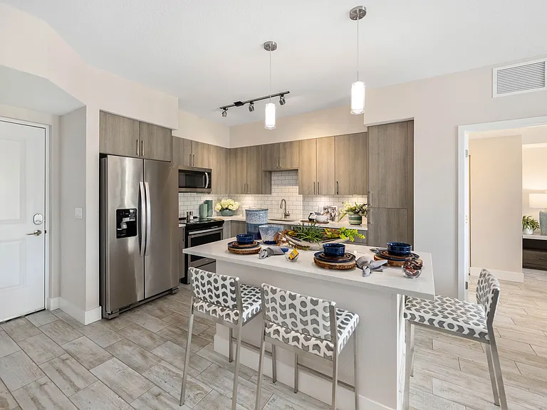 10X Addison Place — Photo 31