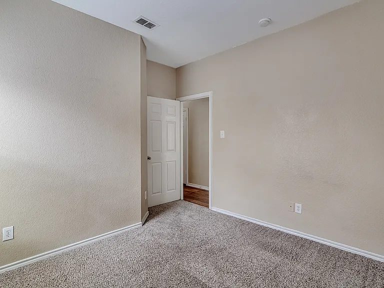 824 Walnut St #824 — Photo 18
