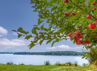 15137 Henderson Rd NE, Bainbridge Island, WA 98110